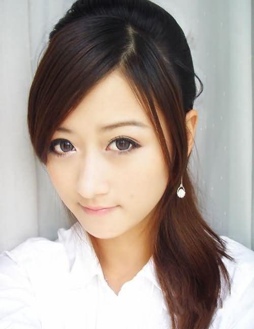 大学里的漂亮美女
