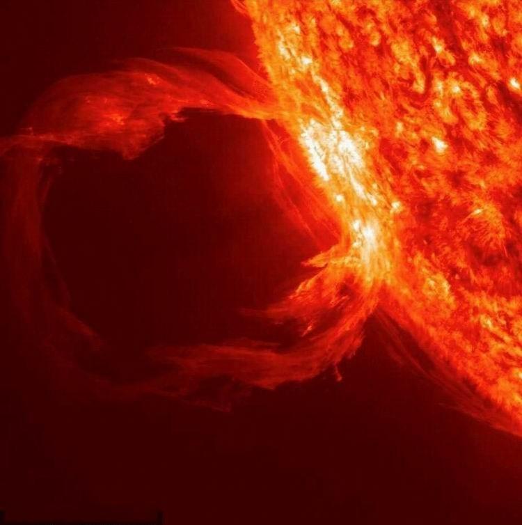 太阳风暴图,很震撼的哦