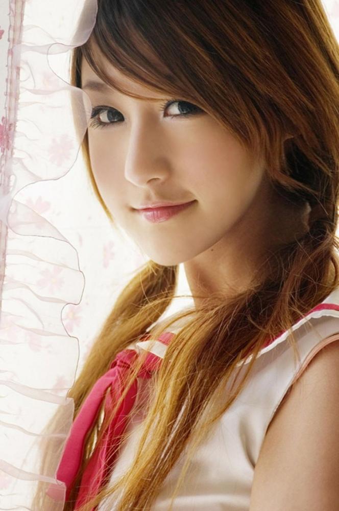 美女大学生，点击放大