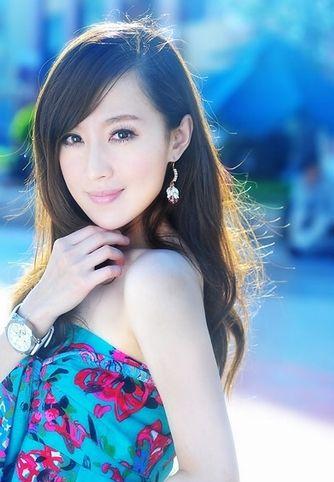 纯美至极的亮丽女孩